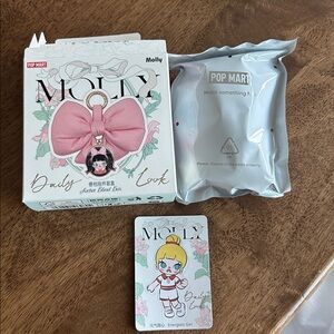 100% Authentic Popmart Molly Daily Look Bow Energetic Girl